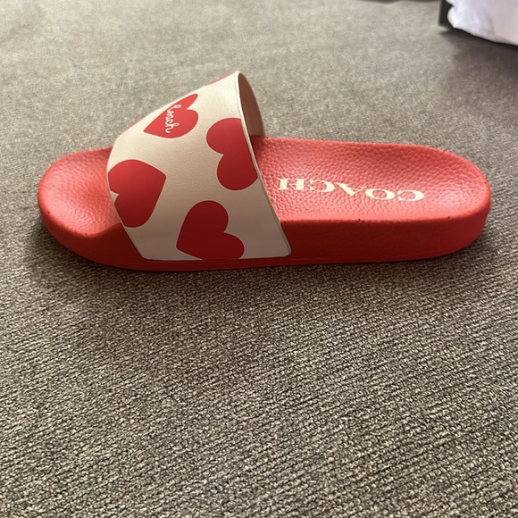 Brand coach ,size 7 and color Red - Picture 9 of 9